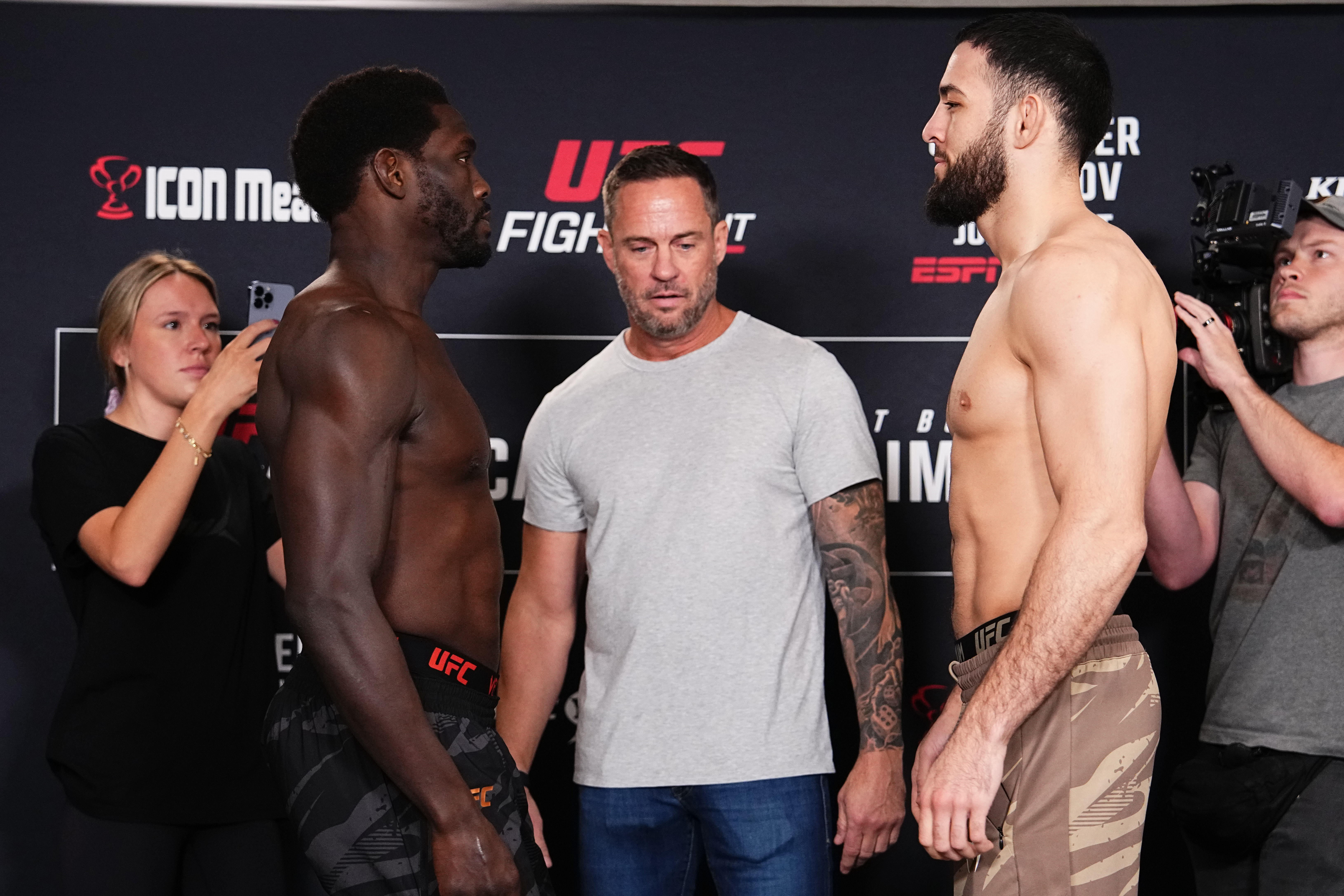 Jared Cannonier and Nassourdine Imavov at UFC Louisville